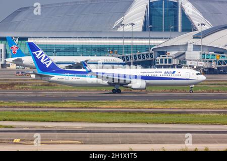 Guangzhou, China - 24. September 2019: ANA All Nippon Airlines Airlines Boeing 767-300ER am Flughafen Guangzhou Baiyun (CAN) in China. Stockfoto