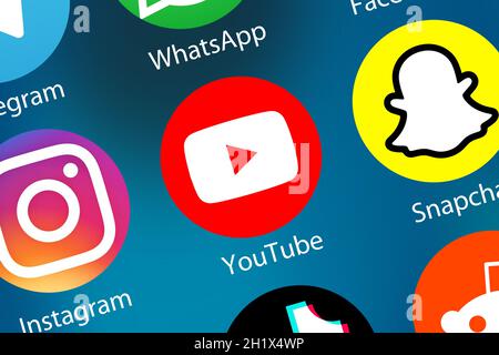 Stuttgart, 5. April 2021: YouTube You Tube Video Logo Icon Marketing im Internet in Stuttgart, Deutschland. Stockfoto