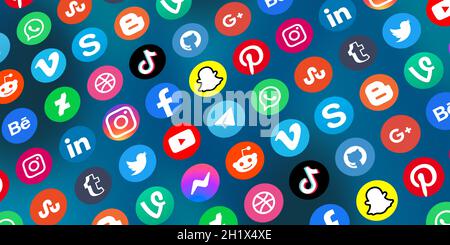 Stuttgart, Deutschland - 5. April 2021: Logo der Social-Media-Icons Marketing-Netzwerk Facebook, Instagram, YouTube, Twitter und WhatsApp im Internet BA Stockfoto