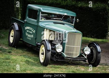 DIEDERSDORF, DEUTSCHLAND - 21. AUGUST 2021: Der Oldtimer Ford Custom Pickup, 1935. Die Ausstellung von 'US Car Classics'. Stockfoto
