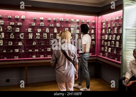 FRANKREICH. PARIS (16. ARRONDISSEMENT). BALZAC'S HOUSE. UNTER DEM VORZEIGEBEISPIEL: DIE CHARAKTERE DER „MENSCHLICHEN KOMÖDIE“ Stockfoto