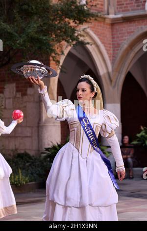 Krakau, Polen - 29. Juli 2021: Aufführung - Harmonia Mundi mit dem Cracovia Danza Ballet im Innenhof des Collegium Maius des Jagiell Stockfoto