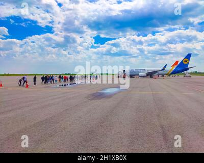 Zaporizhzhia, Ukraine - 11. Mai 2021: Ukraine International Airlines Boeing 737. Neue Flugzeuge in der Flotte der Fluggesellschaft. Stockfoto