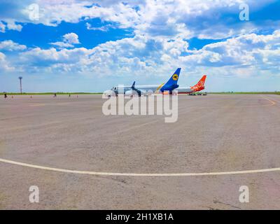 Zaporizhzhia, Ukraine - 11. Mai 2021: Ukraine International Airlines Boeing 737. Neue Flugzeuge in der Flotte der Fluggesellschaft. Stockfoto