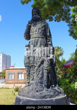 Demre, Antalya, Türkei - 11. Mai 2021: Die Statue des Hl. Nikolaus in der Türkei von Demre im Sommer Stockfoto