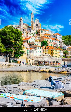 Das Dorf von Cervo an der italienischen Riviera in der Provinz Imperia, Ligurien, Italien Stockfoto