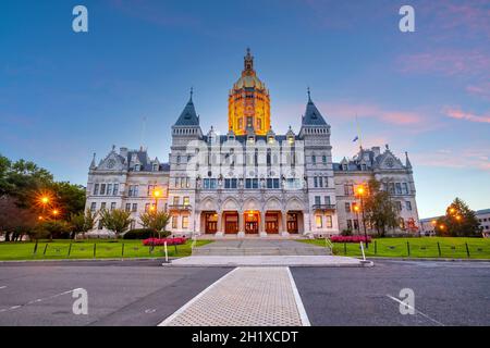 Connecticut State Capitol in der Innenstadt von Hartford, Connecticut in den USA bei Sonnenuntergang Stockfoto