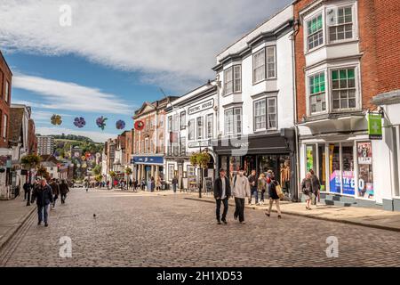 Guildford, 6. Oktober 2021: GV aus dem Stadtzentrum von Guildford Stockfoto