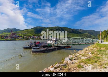 Wachau bei Durnstein, UNESCO-Weltkulturerbe, Landschaft mit Weinbergen und Donau, Österreich Stockfoto