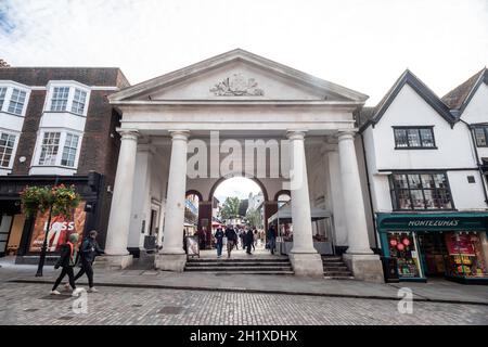 Guildford, 6. Oktober 2021: GV aus dem Stadtzentrum von Guildford Stockfoto