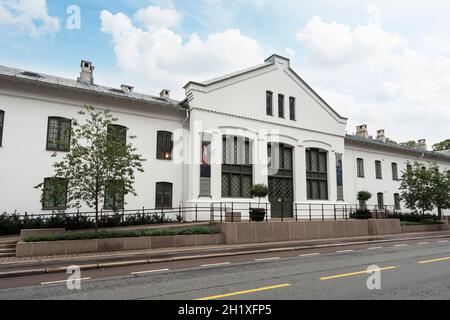 Oslo, Norwegen. September 2021. Außenansicht des Queen Sonja Kunststallmuseums im Stadtzentrum Stockfoto