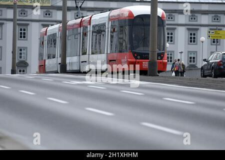 Straßenbahn in Linz (Oberösterreich, Österreich) - Straßenbahn in Linz (Oberösterreich, Österreich) Stockfoto