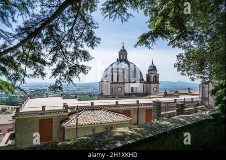 Basilika Santa Margherita in Montefiascone, hat eine der größten Kuppeln in Italien (27 m Durchmesser) Stockfoto