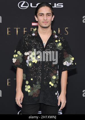 Los Angeles, USA. Oktober 2021. Aramis Knight trifft am Montag, dem 18. Oktober 2021, bei der ETERNALS Los Angeles Premiere der Marvel Studios im DolbyTheatre in Hollywood, CA, ein. (Foto: Sthanlee B. Mirador/Sipa USA) Quelle: SIPA USA/Alamy Live News Stockfoto