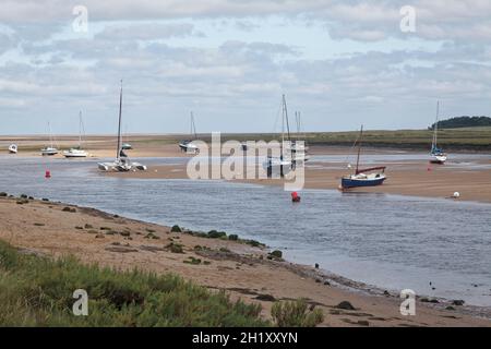 Boote in Wells am Meer, Norfolk. Stockfoto