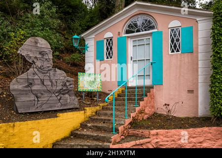 Portmeirion Village, Gwynedd, Nordwales - ein touristisches Dorf, das von Sir Clough Williams-Ellis zwischen 1925 und 1975 entworfen und gebaut wurde Stockfoto