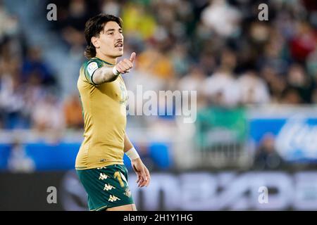 Vitoria, Spanien. Oktober 2021. Hector Bellerin von Real Betis während des Fußballspiels der spanischen Meisterschaft La Liga zwischen Deportivo Alaves und Real Betis Balompie am 18. Oktober 2021 in Mendizorrotza in Vitoria, Spanien - Foto: Ricardo Larreina/DPPI/LiveMedia Kredit: Unabhängige Fotoagentur/Alamy Live News Stockfoto