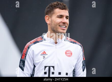 München, Deutschland. Oktober 2021. Fußball: Champions League, Benfica Lissabon - FC Bayern, Gruppenphase, Abschlusstraining FC Bayern auf dem Trainingsgelände in der Säbener Straße. Lucas Hernandez. Quelle: Sven Hoppe/dpa/Alamy Live News Stockfoto