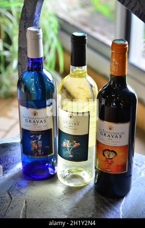 GIRONDE (33) SAUTERNES. CHATEAU GRAVAS UND SEINE DREI WEINE WEISS, ROT UND SAUTERNES Stockfoto