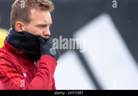 München, Deutschland. Oktober 2021. Fußball: Champions League, Benfica Lissabon - FC Bayern, Gruppenphase, Abschlusstraining FC Bayern auf dem Trainingsgelände in der Säbener Straße. Trainer Julian Nagelsmann. Quelle: Sven Hoppe/dpa/Alamy Live News Stockfoto