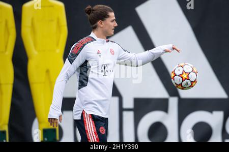 München, Deutschland. Oktober 2021. Fußball: Champions League, Benfica Lissabon - FC Bayern, Gruppenphase, Abschlusstraining FC Bayern auf dem Trainingsgelände in der Säbener Straße. Marcel Sabitzer in Aktion. Quelle: Sven Hoppe/dpa/Alamy Live News Stockfoto