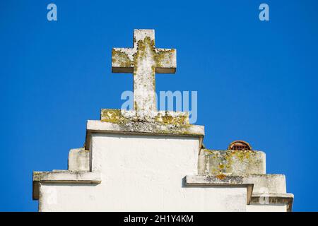 Überqueren Sie die alte Kirche in London, England Großbritannien Stockfoto