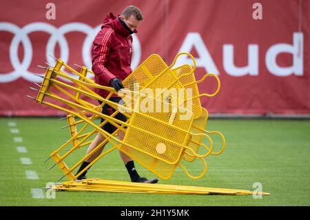 München, Deutschland. Oktober 2021. Fußball: Champions League, Benfica Lissabon - FC Bayern, Gruppenphase, Abschlusstraining FC Bayern auf dem Trainingsgelände in der Säbener Straße. Trainer Julian Nagelsmann in Aktion. Quelle: Sven Hoppe/dpa/Alamy Live News Stockfoto