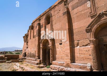 Eines der frühesten erhaltenen christlichen Denkmäler in Armenien - Yererouk Basilika aus dem 4. Jahrhundert in der armenischen Provinz Shirak Stockfoto