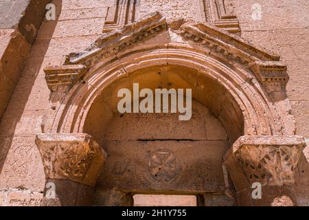 Eines der frühesten erhaltenen christlichen Denkmäler in Armenien - Yererouk Basilika aus dem 4. Jahrhundert in der armenischen Provinz Shirak Stockfoto