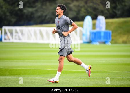 Saint-Germain-en-Laye, Frankreich, Frankreich. Oktober 2021. MARQUINHOS von PSG während eines Paris Saint-Germain Trainings im Ooredoo Centre am 18. Oktober 2021 in Saint-Germain-en-Laye in der Nähe von Paris, Frankreich. (Bild: © Matthieu Mirville/ZUMA Press Wire) Stockfoto