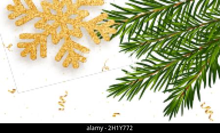Weihnachten und Neujahr Hintergrund mit glänzendem Gold Schneeflocke, Zweige von Tanne und Gold Serpentin. Zu Weihnachten und Neujahr Grußkarte Stock Vektor