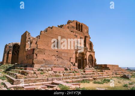 Eines der frühesten erhaltenen christlichen Denkmäler in Armenien - Yererouk Basilika aus dem 4. Jahrhundert in der armenischen Provinz Shirak Stockfoto