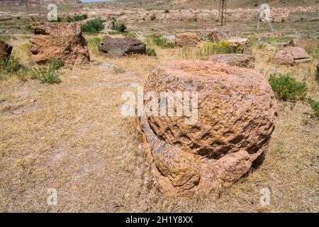 Eines der frühesten erhaltenen christlichen Denkmäler in Armenien - Yererouk Basilika aus dem 4. Jahrhundert in der armenischen Provinz Shirak Stockfoto