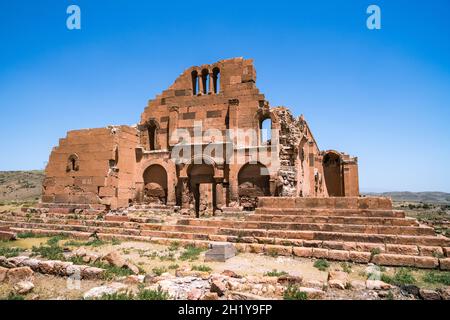 Eines der frühesten erhaltenen christlichen Denkmäler in Armenien - Yererouk Basilika aus dem 4. Jahrhundert in der armenischen Provinz Shirak Stockfoto