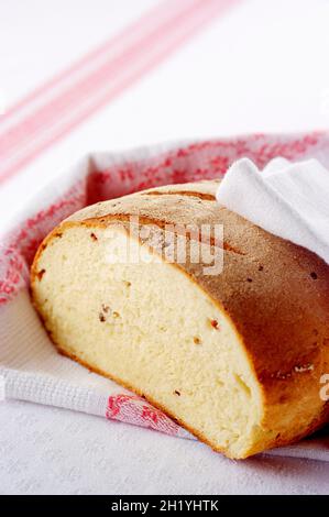 KAMUT Brot mit Pfefferkörnern Stockfoto
