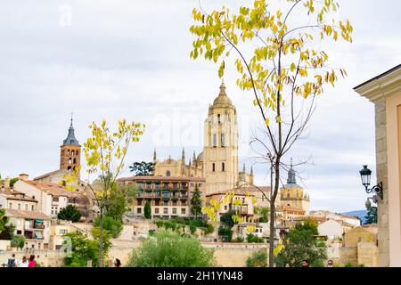 Die Heilige Kathedrale Kirche unserer Lieben Frau von der Himmelfahrt und von San Frutos de Segovia, bekannt als die Dame der Kathedralen für seine Größe und Eleganz. Stockfoto