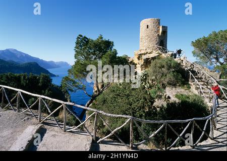 Torre del Verger Aussichtsturm und Nordküstenlandschaft, in der Nähe von Banyalbufar, Mallorca, Balearen, Spanien, Europa Stockfoto