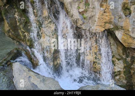 Wasserfall, Kourtaliotiko-Schlucht, Kreta, Griechenland Stockfoto