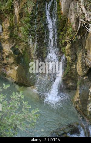 Wasserfall, Kourtaliotiko-Schlucht, Kreta, Griechenland Stockfoto