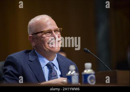 Washington, Usa. Oktober 2021. Chris Magnus erscheint am Dienstag, den 19. Oktober 2021, vor einer Anhörung des US-amerikanischen Senats-Ausschusses für Finanzen, um seine Ernennung zum Kommissar für US-Zoll- und Grenzschutz, Department of Homeland Security, auf dem Capitol Hill in Washington, DC, zu prüfen. Foto von Rod Lampey/UPI Credit: UPI/Alamy Live News Stockfoto