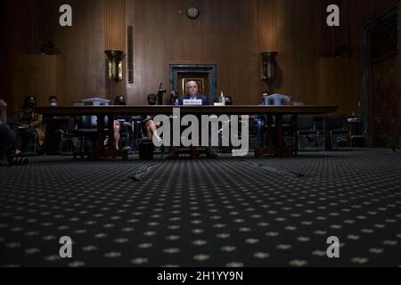 Washington, Usa. Oktober 2021. Chris Magnus erscheint am Dienstag, den 19. Oktober 2021, vor einer Anhörung des US-amerikanischen Senats-Ausschusses für Finanzen, um seine Ernennung zum Kommissar für US-Zoll- und Grenzschutz, Department of Homeland Security, auf dem Capitol Hill in Washington, DC, zu prüfen. Foto von Rod Lampey/Pool/ABACAPRESS.COM Quelle: Abaca Press/Alamy Live News Stockfoto