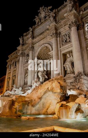 Der Trevi-Brunnen, Palazzo Poli, Rom, Italien. Stockfoto