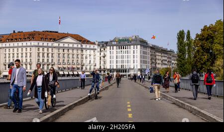 Gebäude am Quai des Bergues von Pont de la Machine, Genf, Schweiz Stockfoto