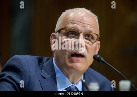 Washington, Usa. Oktober 2021. Chris Magnus erscheint vor einer Anhörung des US-amerikanischen Senatsausschusses für Finanzen, um seine Ernennung zum nächsten US-Zoll- und grenzschutzbeauftragten im Dirksen Senate Office Building auf dem Capitol Hill in Washington, DC, am Dienstag, dem 19. Oktober 2021 zu prüfen. Poolfoto von Rod Lampey/UPI Credit: UPI/Alamy Live News Stockfoto