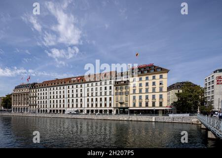 Gebäude am Quai des Bergues von Pont de la Machine, Genf, Schweiz Stockfoto