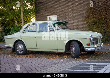 Tilburg, Nordbrabant, Niederlande, 15.10.2021, Oldtimer Volvo 12134 VL Amazon aus dem Jahr 1966 Stockfoto