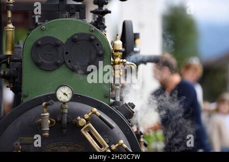 Detail einer Dampfmaschine auf dem Bauernmarkt in Mondsee, Österreich, Europa - Detail einer Dampfmaschine auf dem Bauernmarkt in Mondsee, Österreich, E Stockfoto