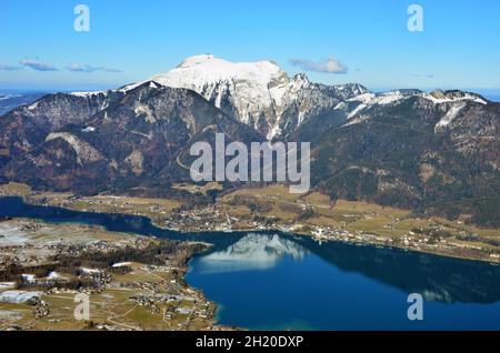 Blick von der Bleckwand auf den Wolfgangsee im Winter, Bezirk Gmunden, Salzkammergut, Oberösterreich, Österreich, Europa - Blick von der Bleckwand nach Stockfoto