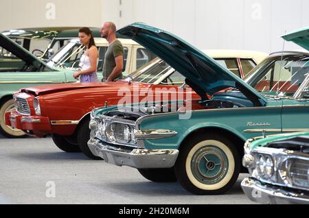 Oldtimer bei einer Ausstellung in Wels (Oberösterreich, Österreich) - die „Classic Austria“ ist eine große Ausstellung und Messe für Oldtimer in Wels Stockfoto