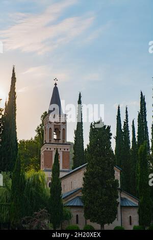 Der prächtige Glockenturm in der Kirche von saint nino Stockfoto